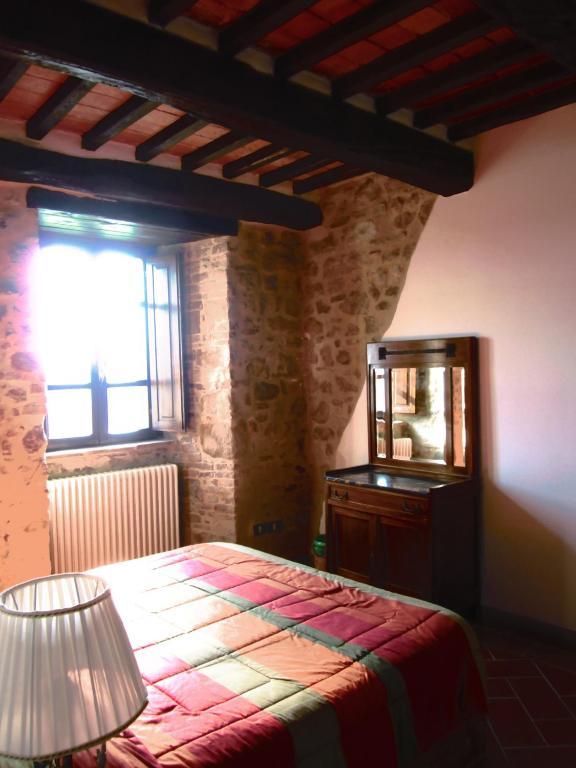 Castello Di Cisterna Aparthotel Gaglietole Екстериор снимка