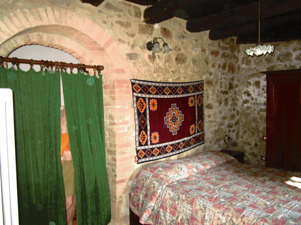 Castello Di Cisterna Aparthotel Gaglietole Екстериор снимка