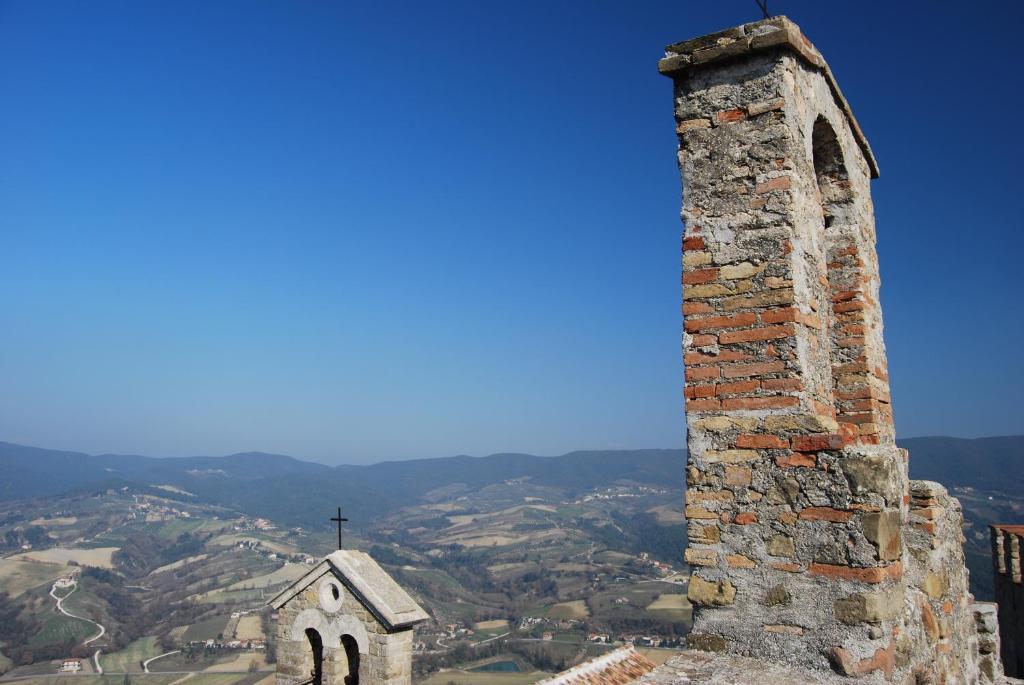 Castello Di Cisterna Aparthotel Gaglietole Екстериор снимка