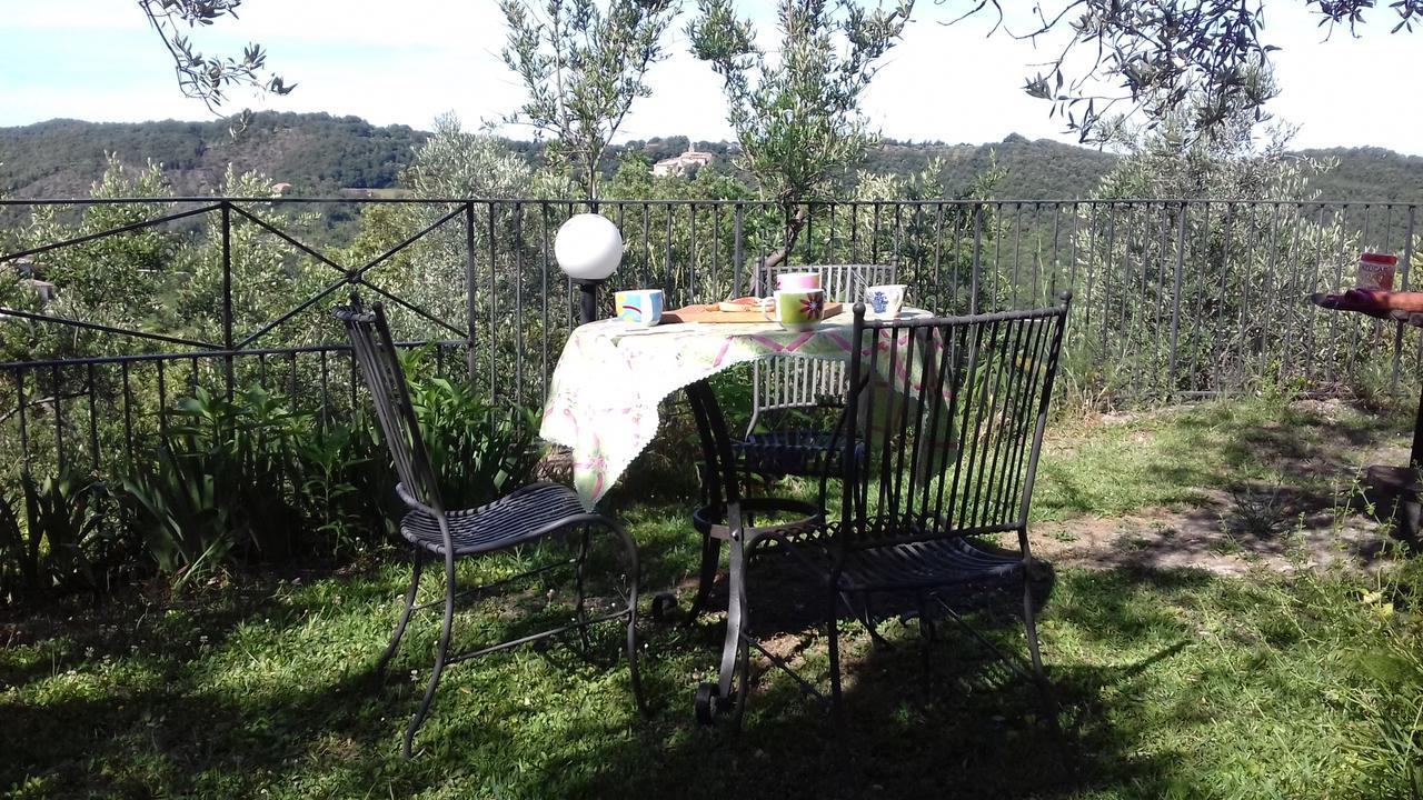Castello Di Cisterna Aparthotel Gaglietole Екстериор снимка