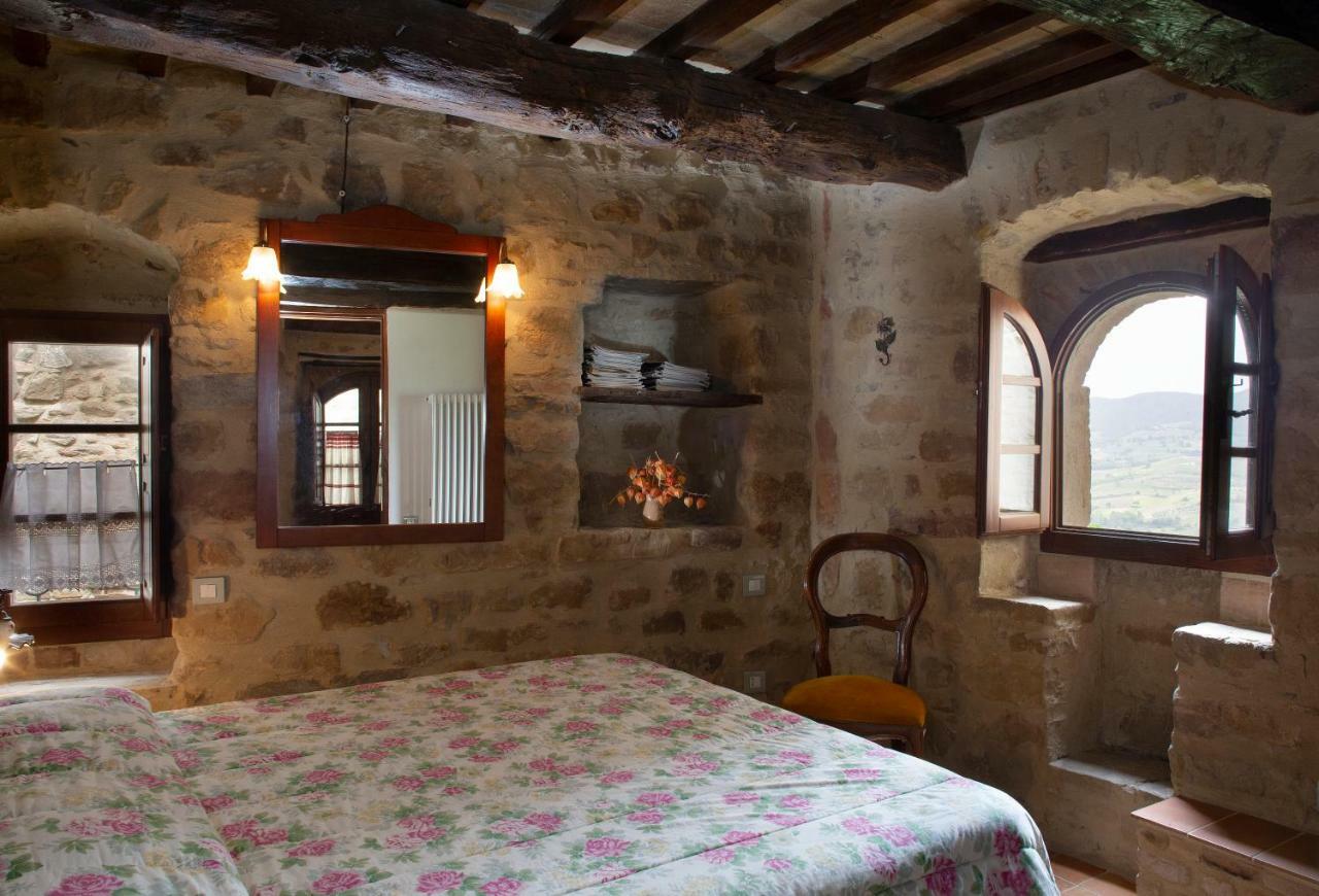 Castello Di Cisterna Aparthotel Gaglietole Екстериор снимка