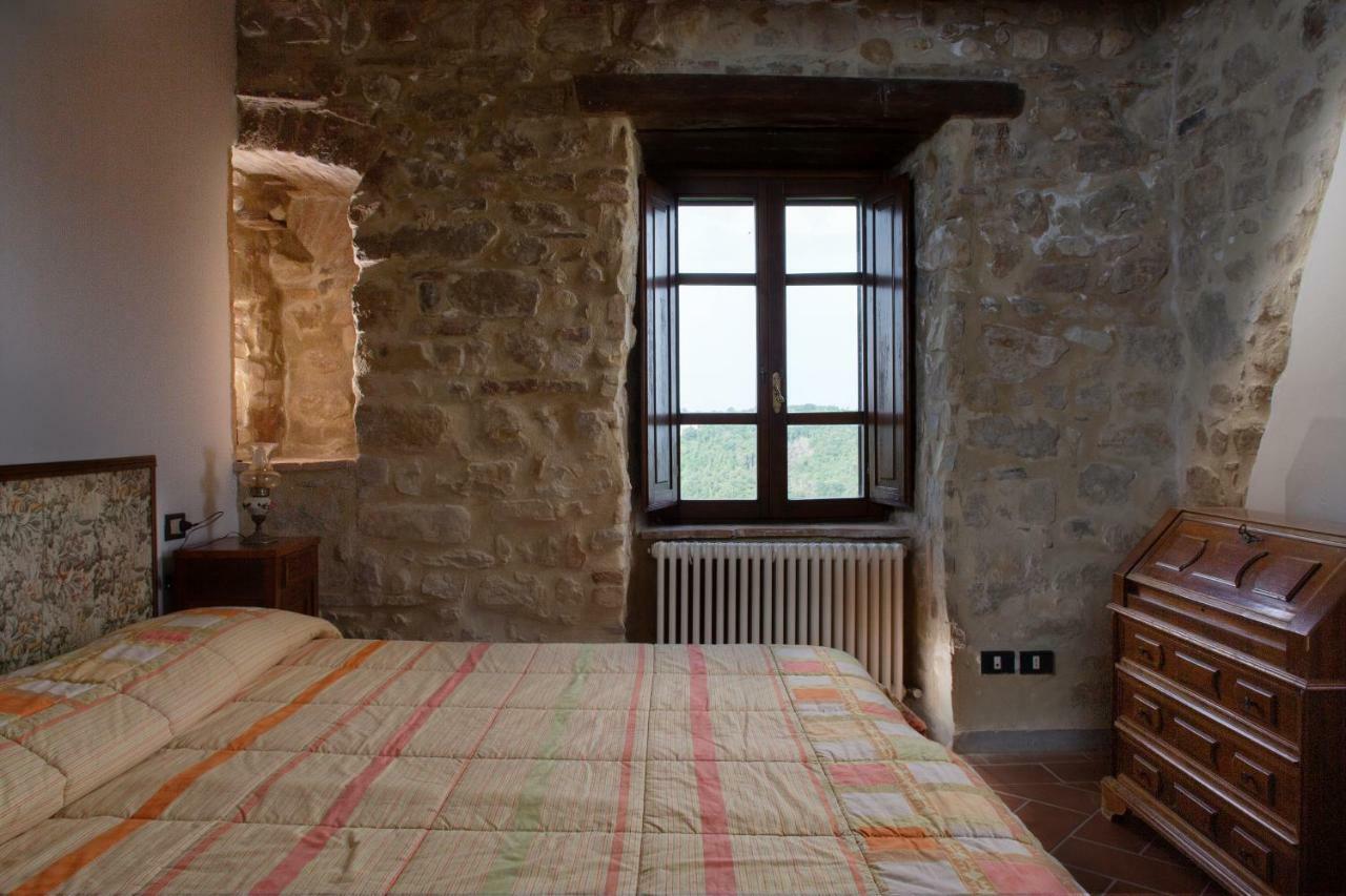 Castello Di Cisterna Aparthotel Gaglietole Екстериор снимка