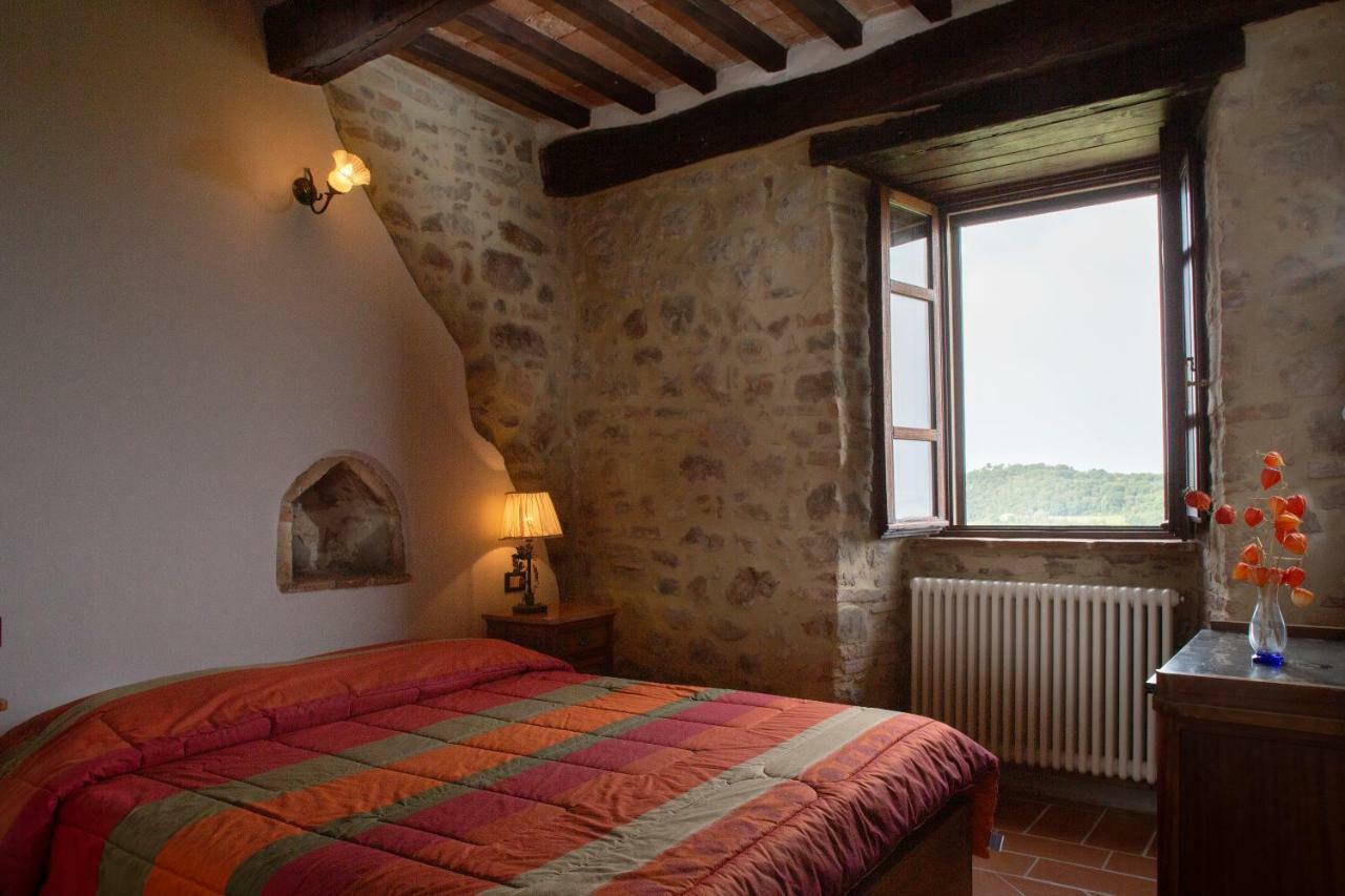 Castello Di Cisterna Aparthotel Gaglietole Екстериор снимка